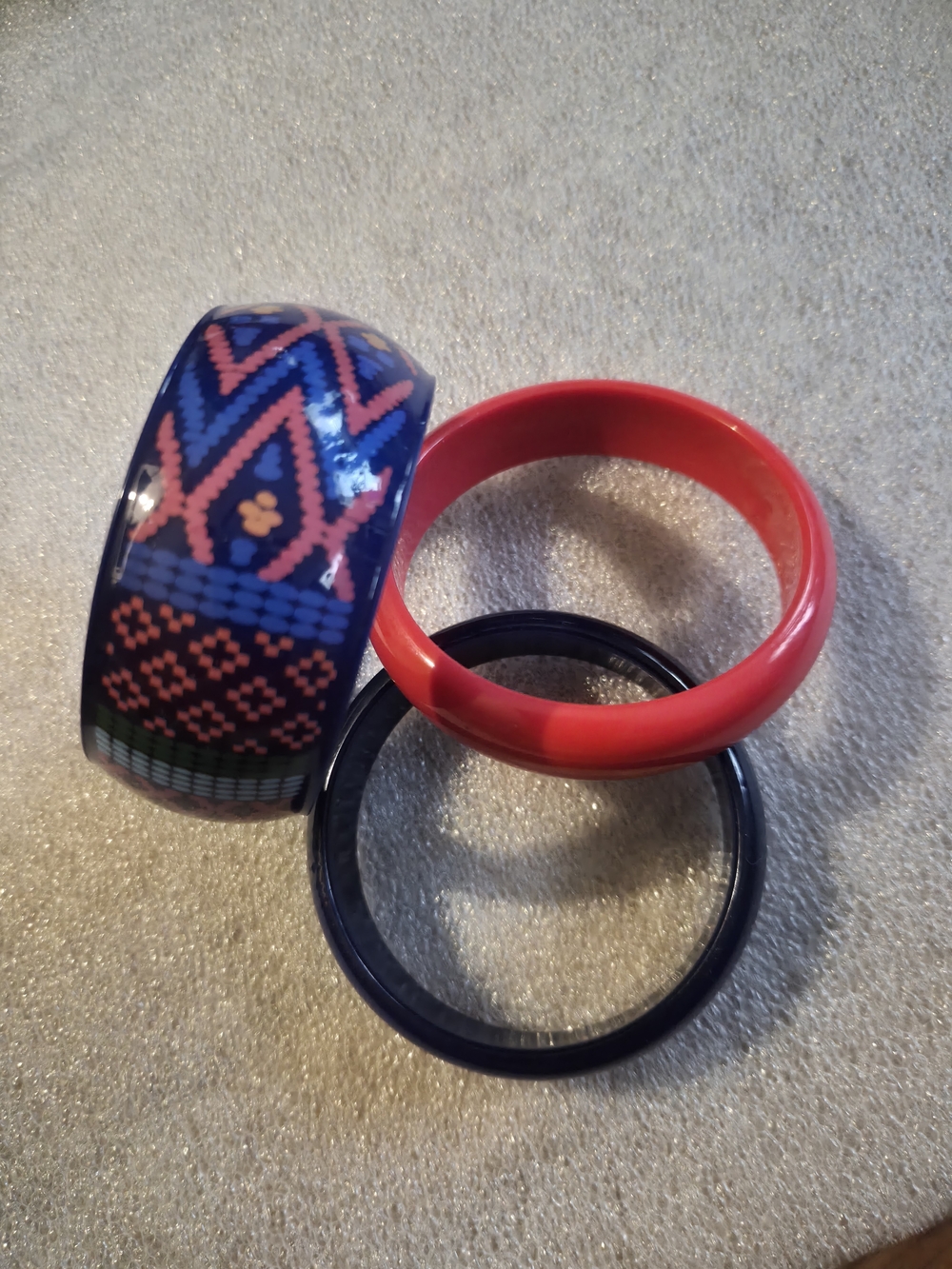 VTG 80'S Patterned and Solid Bangle Set - Navy, Red, Black 3PC